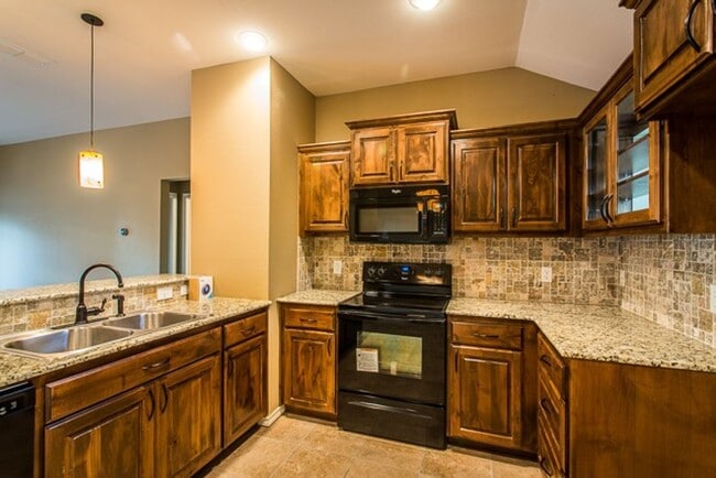 Building Photo - COMING SOON MARCH 2026!!!  NICEST IN LINDALE Single Family Home- Nearly New-Lindale ISD - 3 Bedro...