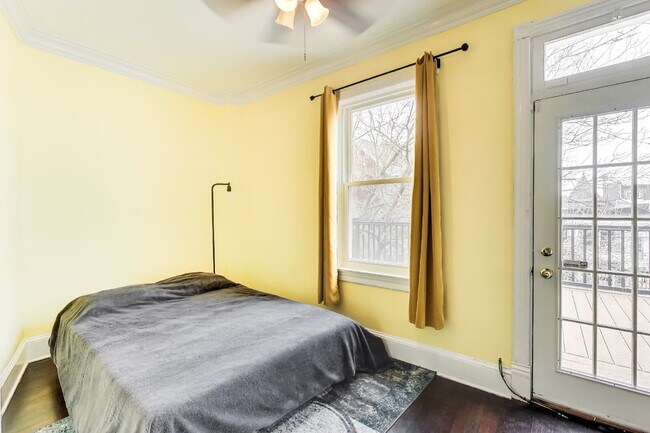 Building Photo - Beautiful Bloomingdale Row house. Utilities Included!