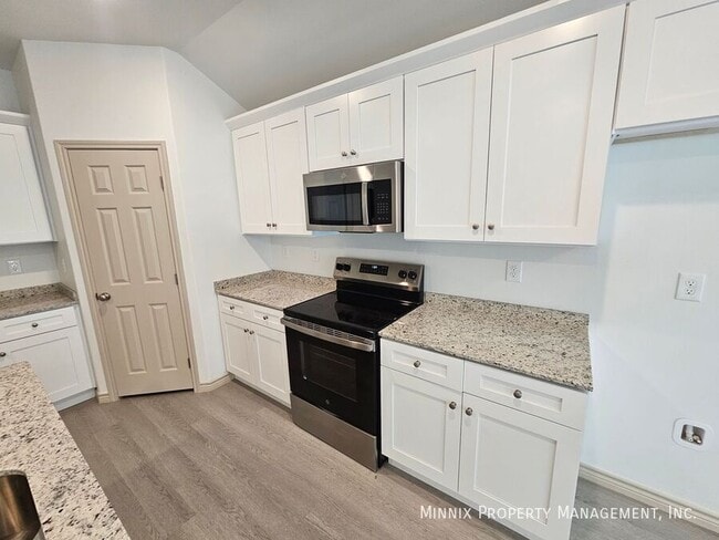 Building Photo - 1325 Bajada St