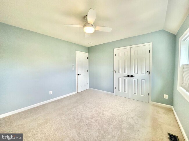 Building Photo - 1010 Bashford Ln