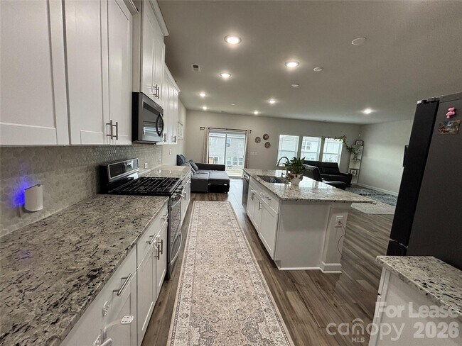 Building Photo - 1019 Clementine Rd