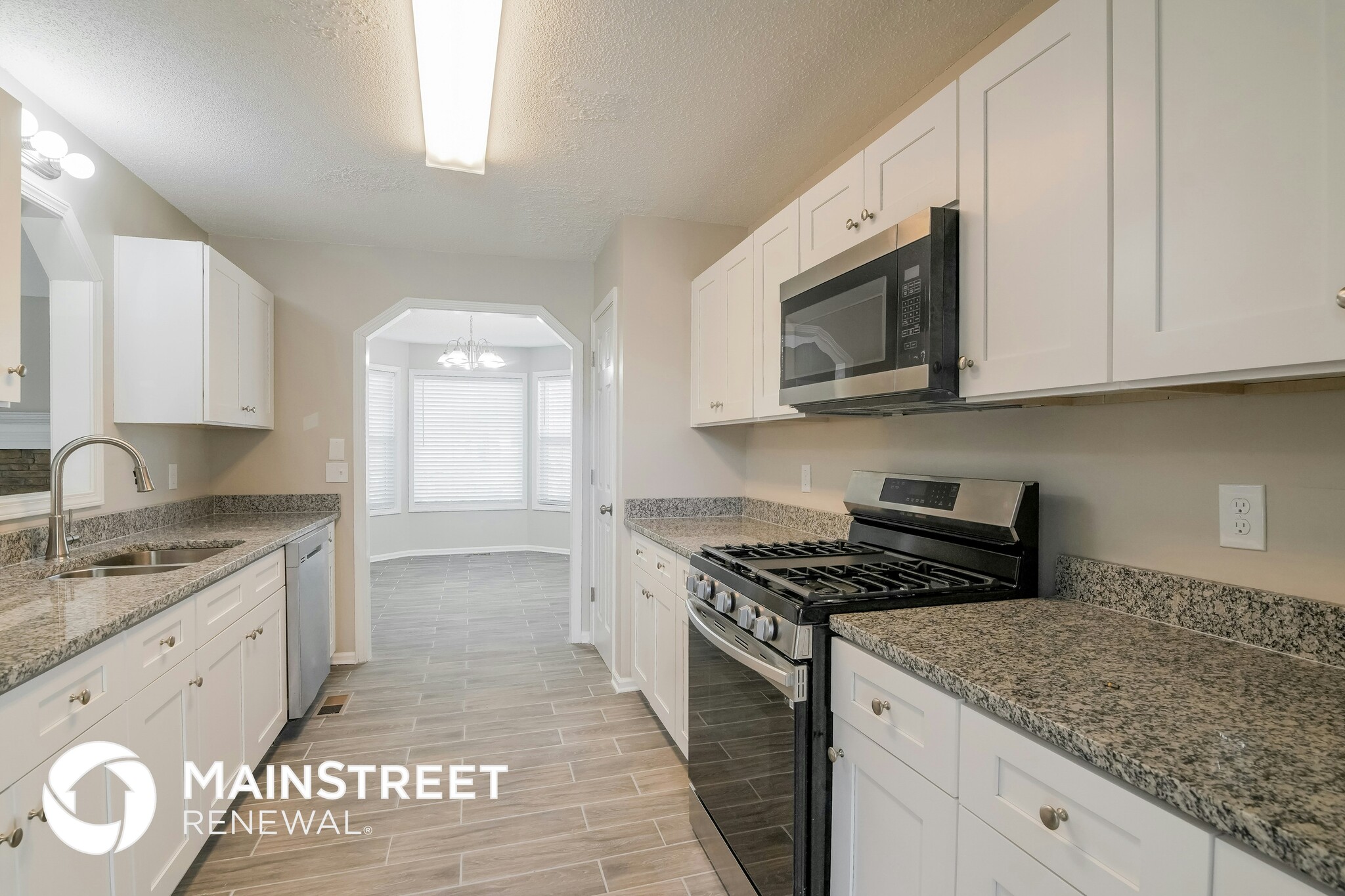 Building Photo - 10 Wisteria Dr