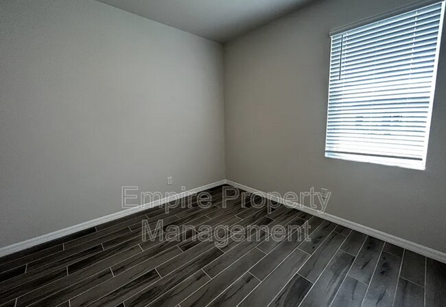 Building Photo - 4 Bedroom 2 bathroom 3 Car Garage NE Cape ...