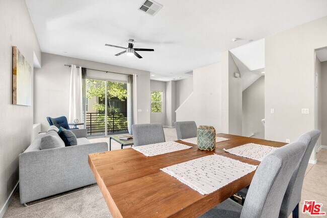 Building Photo - 746 Farrier Wy