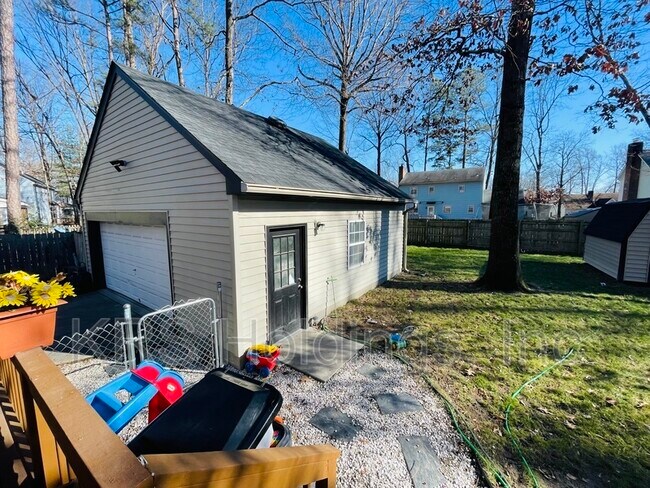 Building Photo - 10913 Drayton Rd