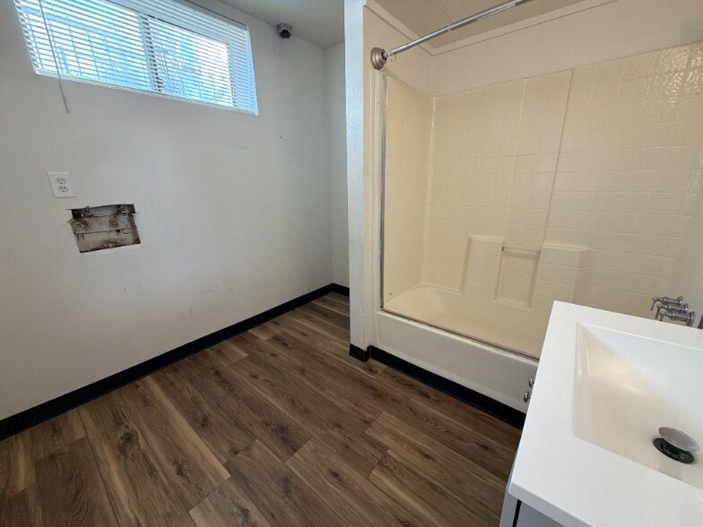 Building Photo - 1500 8th St