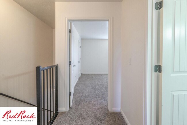 Building Photo - 2801 E 450 N