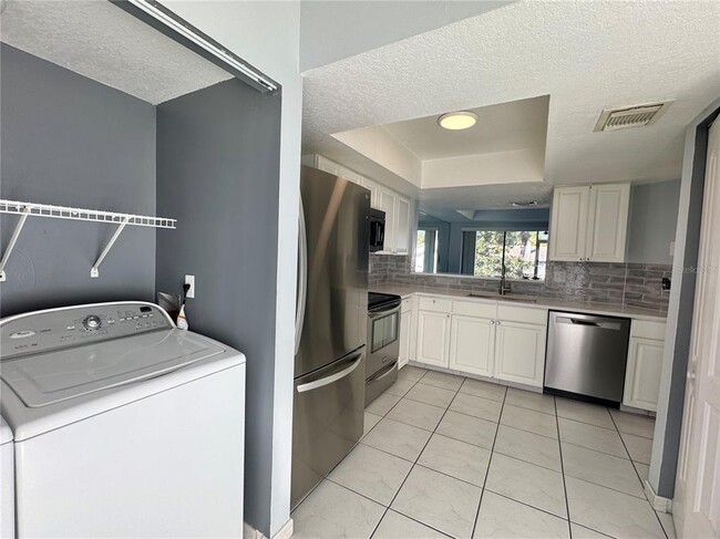 Building Photo - 120 Olive Tree Cir