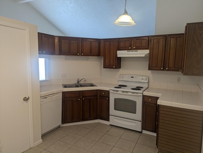 Building Photo - 4822 Roserock Ln