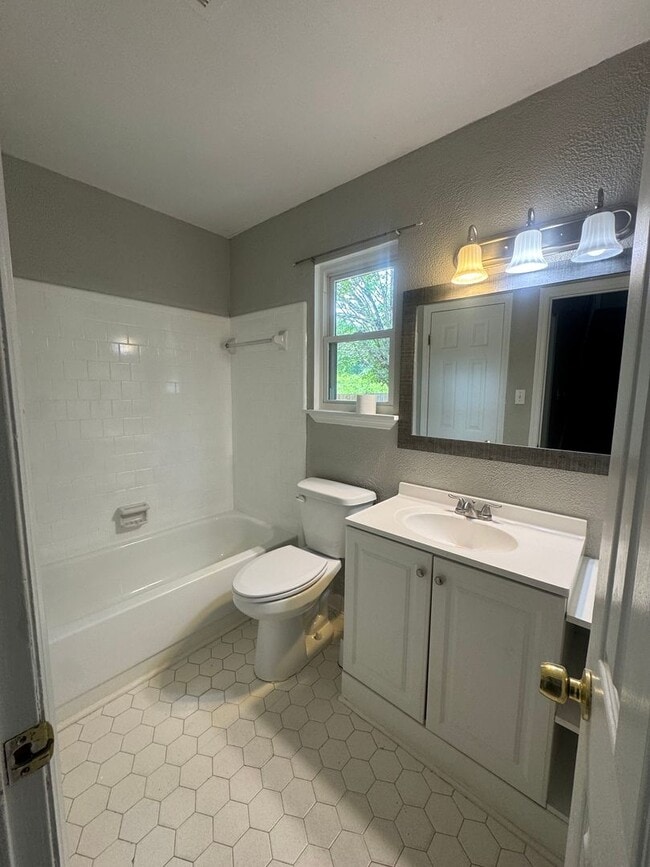 Building Photo - Cul-de-Sac Gem in Evans with New Carpet, Fresh Paint & Spacious Yard