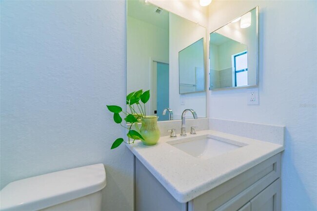 Building Photo - 570 Sanctuary Blvd