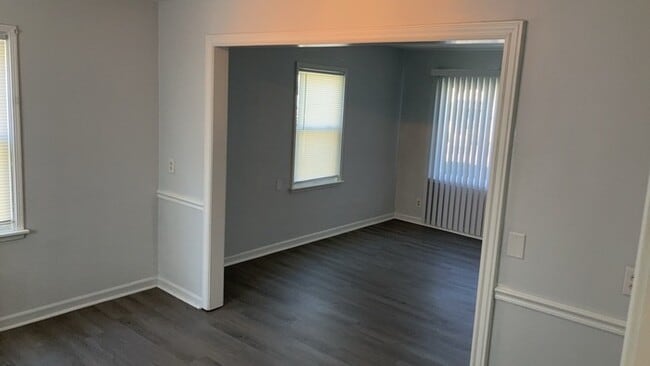 Building Photo - 4108 Woodcliffe Ave