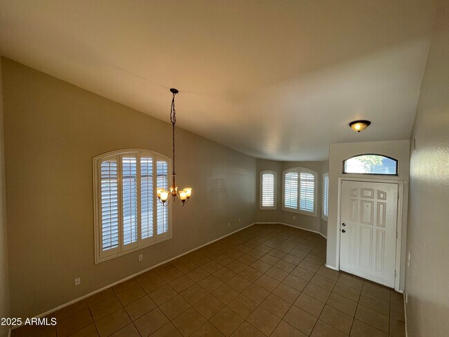 Building Photo - 1605 E Melanie St