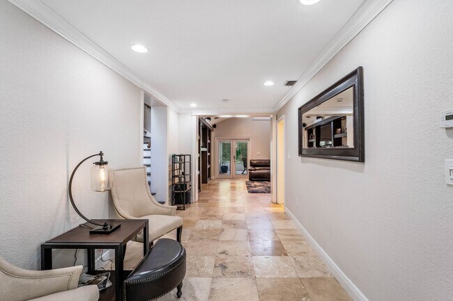 Building Photo - Hourglass District ~ Gorgeous 3/2.5 home w...