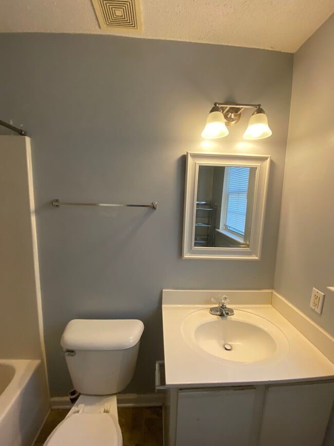 Building Photo - Affordable Duplex Off Of Piney Green