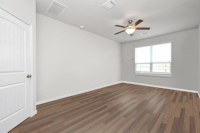 Building Photo - 3574 Paganini Pl