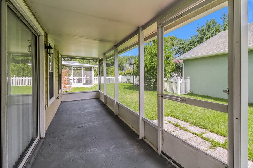 Building Photo - 1528 Braewick St