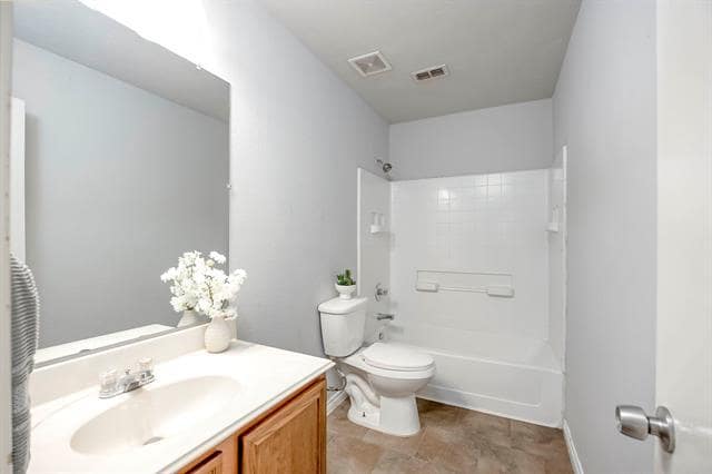 Building Photo - 756 River Garden Dr