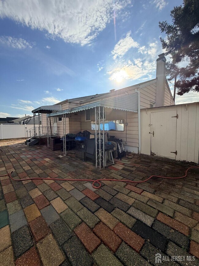 Building Photo - 27 Rector Ave