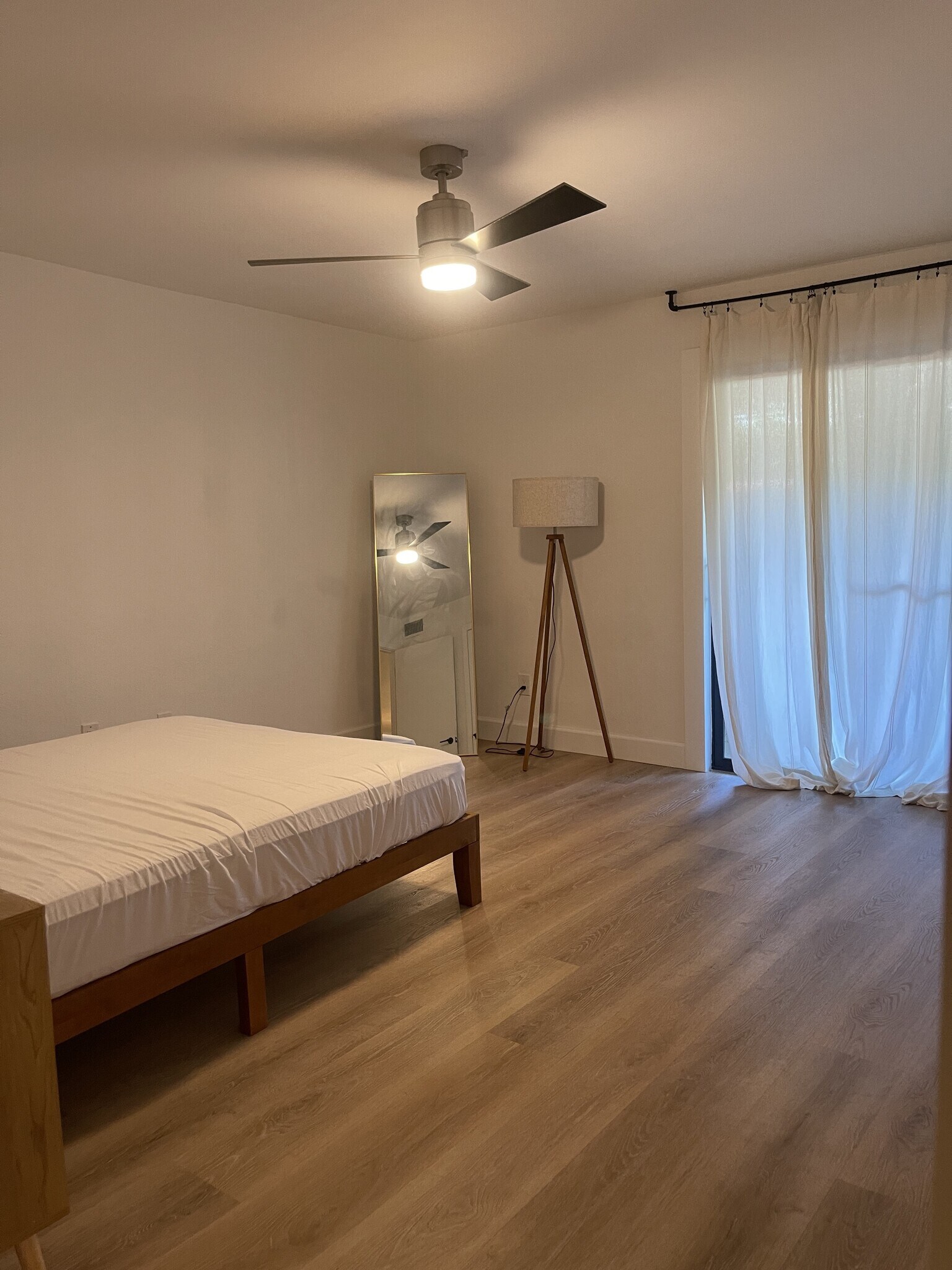 Building Photo - 1325 Bagby Ave