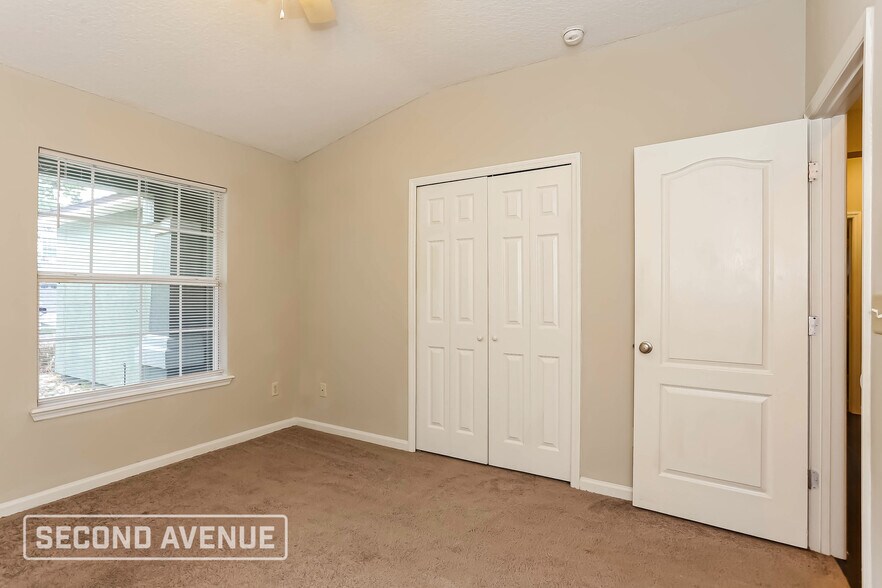 Building Photo - 876 Bonaparte Landing Ct