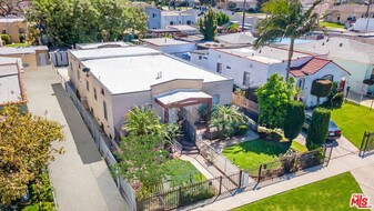 Building Photo - 642 W 109th St