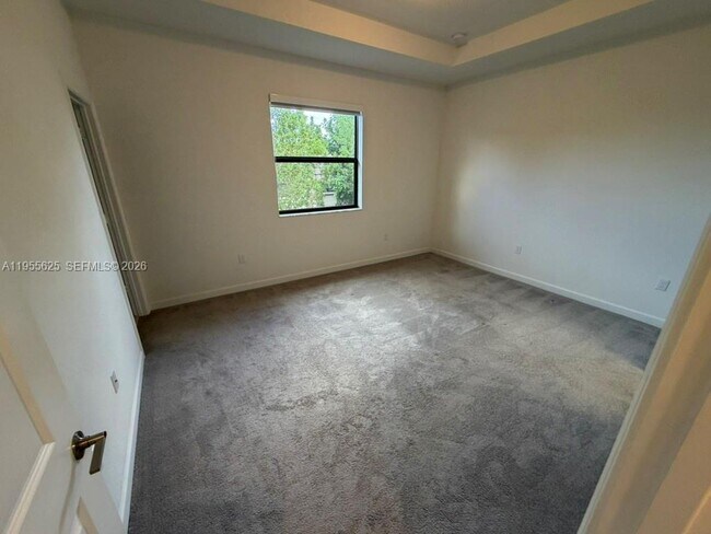 Building Photo - 21001 NE 8th Ave