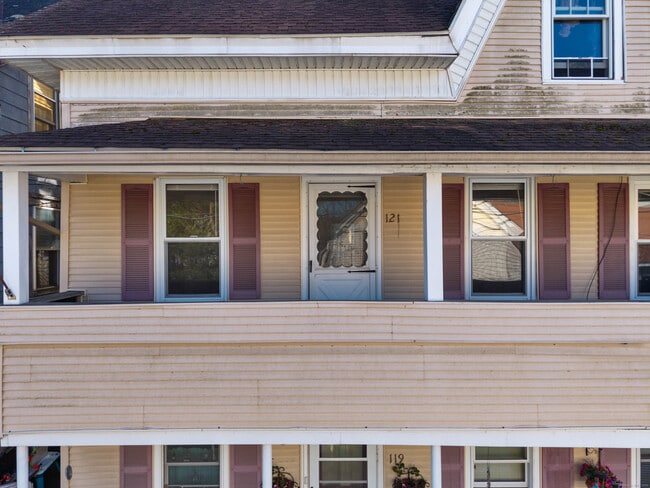 Building Photo - 115 High St