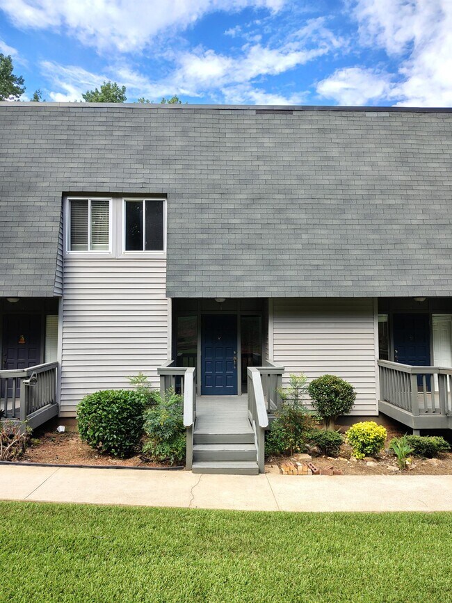 Building Photo - 301 Harbor Heights Dr