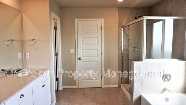 Building Photo - 1122 Baker Hts Lp