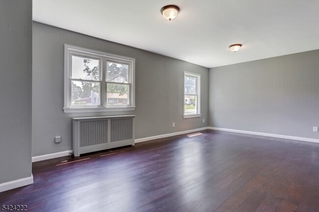 Building Photo - 85 Hollywood Ave