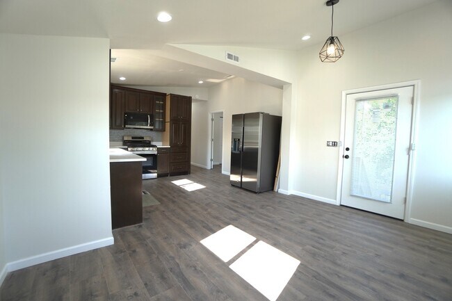 Building Photo - 5801 Juniper Ave