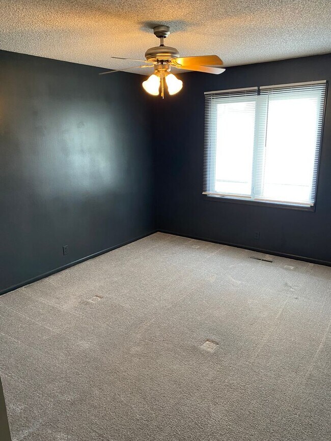 Building Photo - Fully Updated 3 Bedroom 3 Bath Townhouse with 2 Stall Attatched Garage