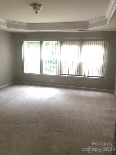 Building Photo - Spacious 5-Bedroom, 3-Bathroom Home Ideal ...