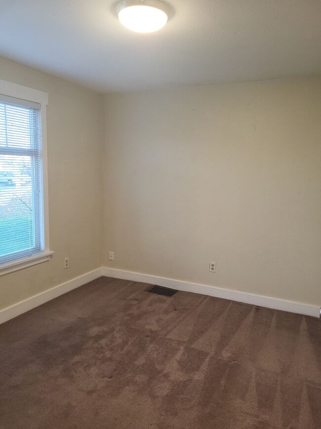 Building Photo - LaGassey - 802 A/B/C