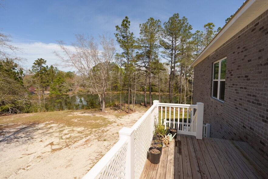 Building Photo - 60 Madison Dr