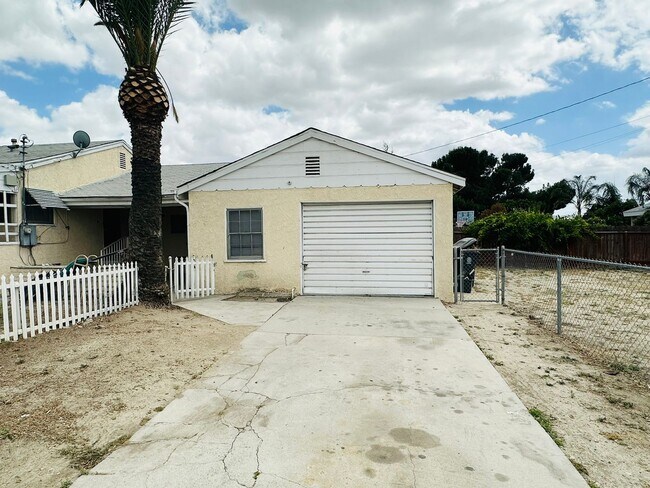 Building Photo - Single-Story Home on a Large Lot in Redlands