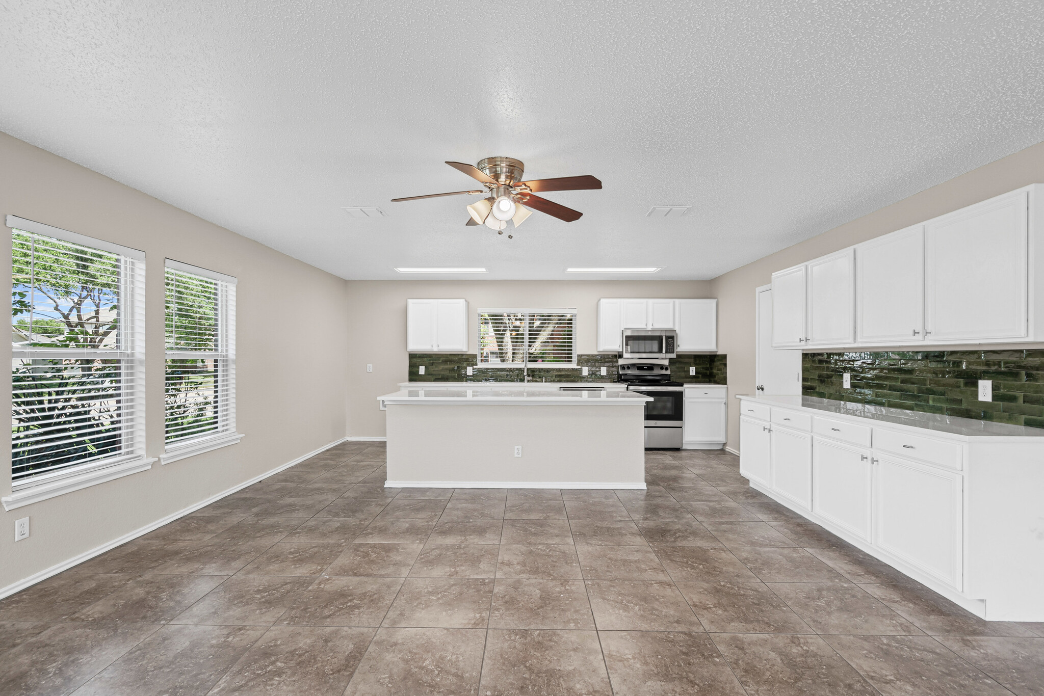 Building Photo - 6505 Tara Ln