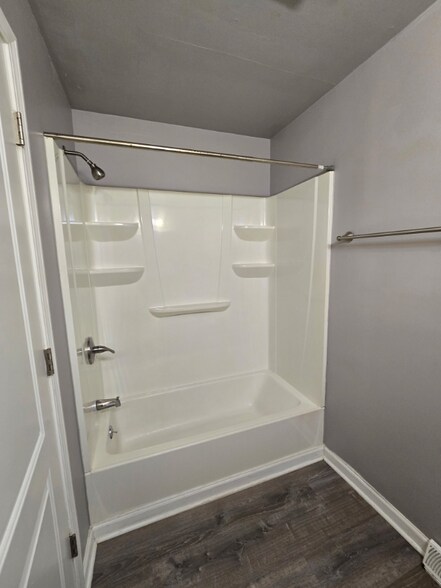 Building Photo - 72 Wilbury Pl