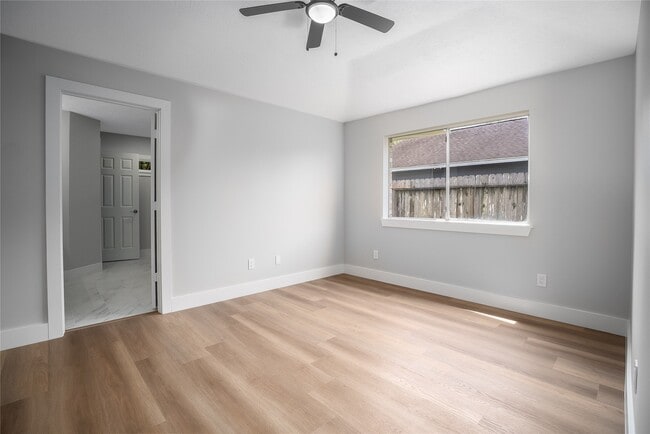 Building Photo - 1406 Kent Way