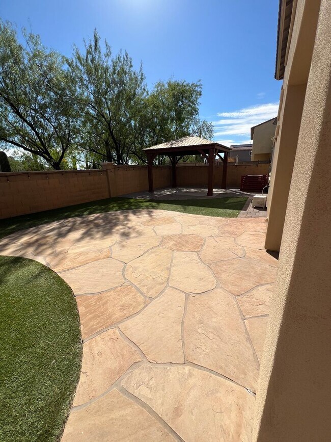 Building Photo - 3 Bedroom - 2 story home in Rancho Sahuarita