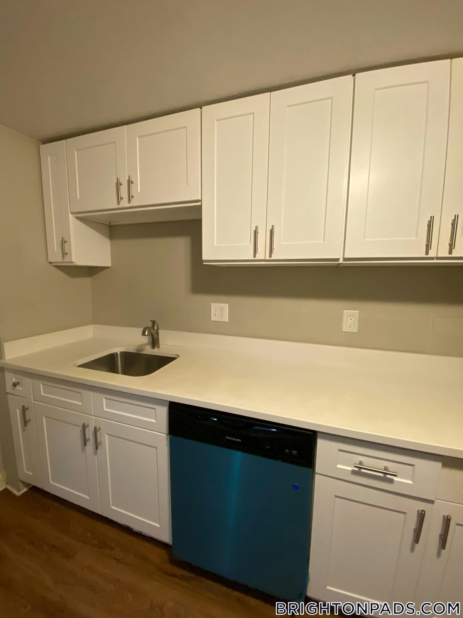 Building Photo - 20 Kelley Ct