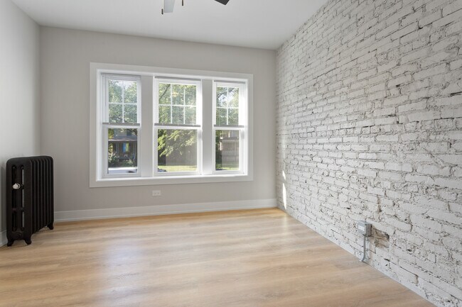 Building Photo - 1904 W Morse Ave