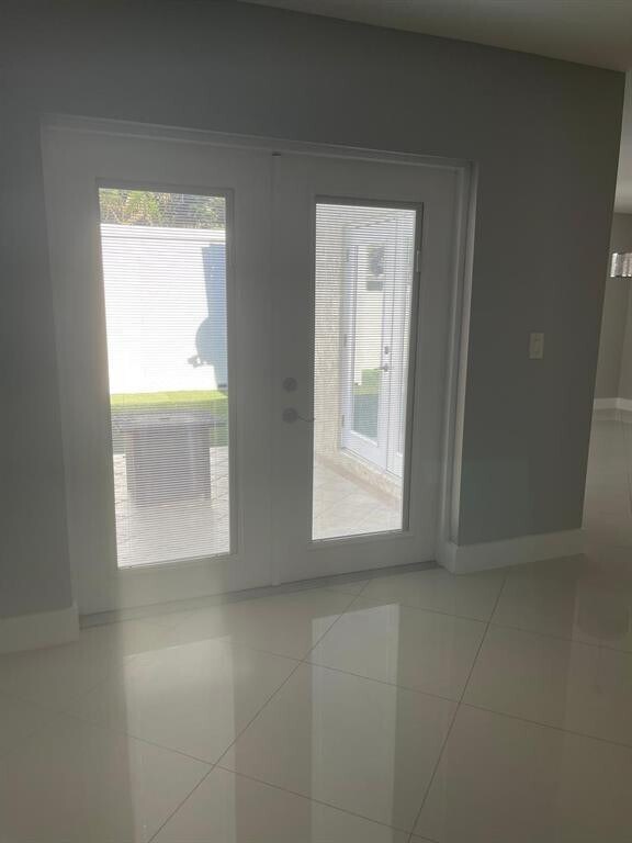 Building Photo - 4135 Eastridge Cir