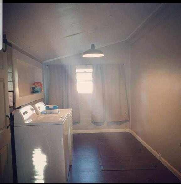 Laundry area - 2625 Main St