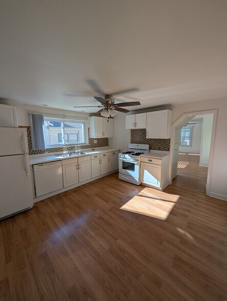 Building Photo - 14837 Keating Ave