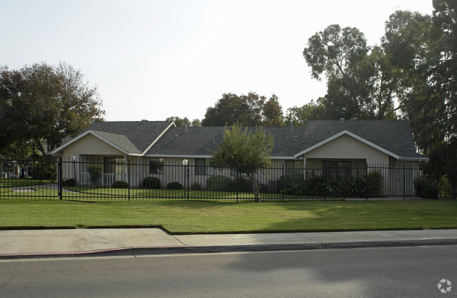 Building Photo - Willow Court