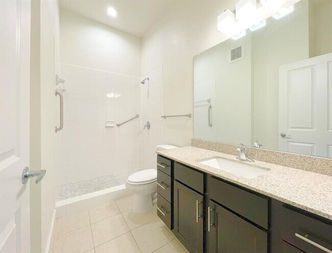 Building Photo - 2400 Louis Henna Blvd