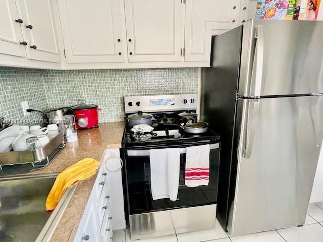 Building Photo - 920 SW 11th Ave