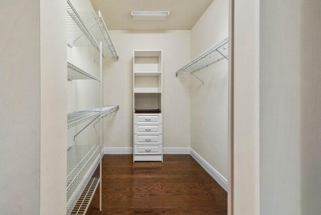 Building Photo - 8429 Cocoplum Sound Ln